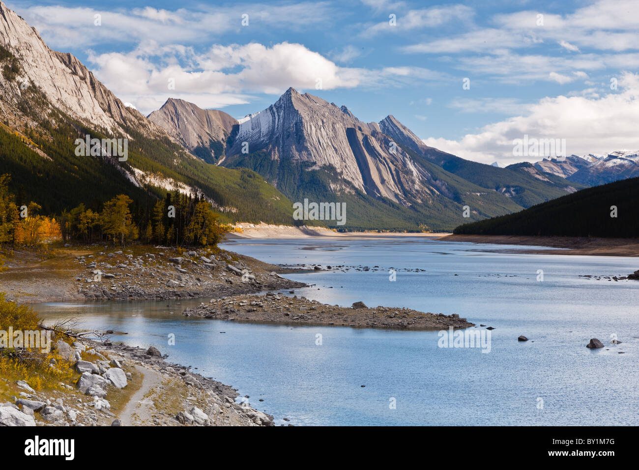 medicine-lake-jasper-national-park-alberta-canada-stock-photo-alamy
