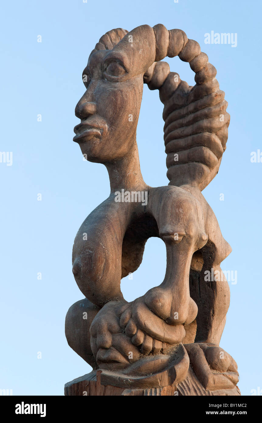 African wood carving hi-res stock photography and images - Alamy