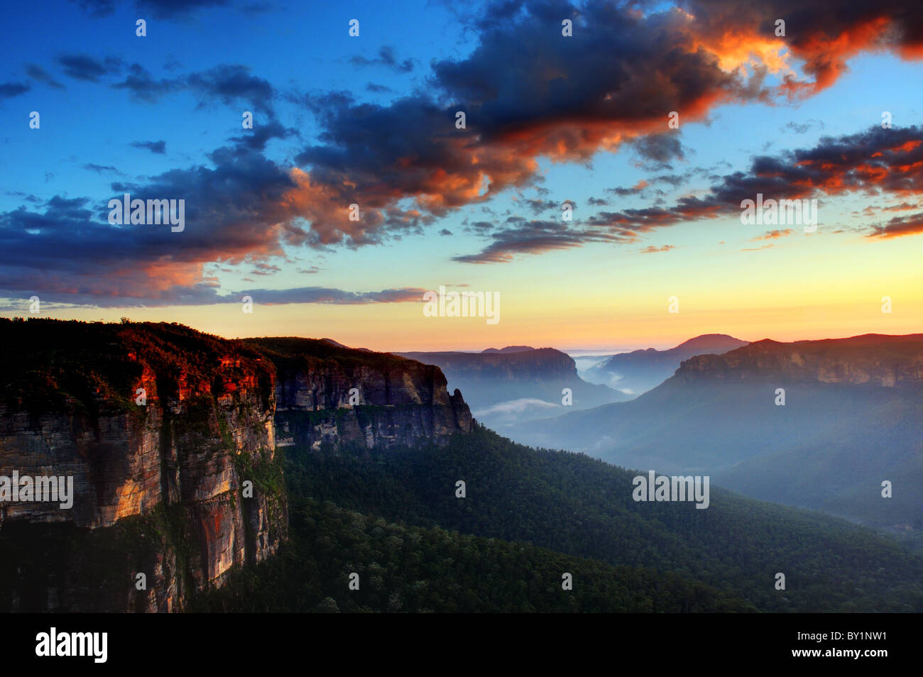 Blue mountains cliff australia hi-res stock photography and images - Alamy