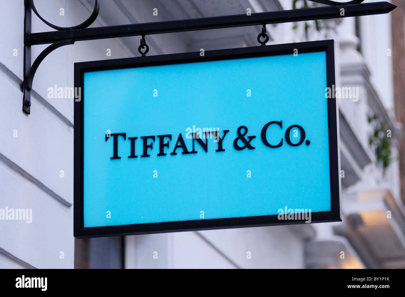 Tiffany Co Sign Stock Photo - Download Image Now - Tiffany & Co