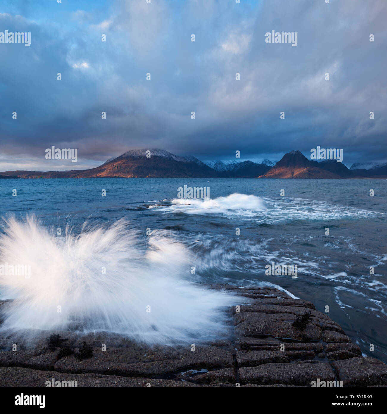Incoming waves hi-res stock photography and images - Alamy
