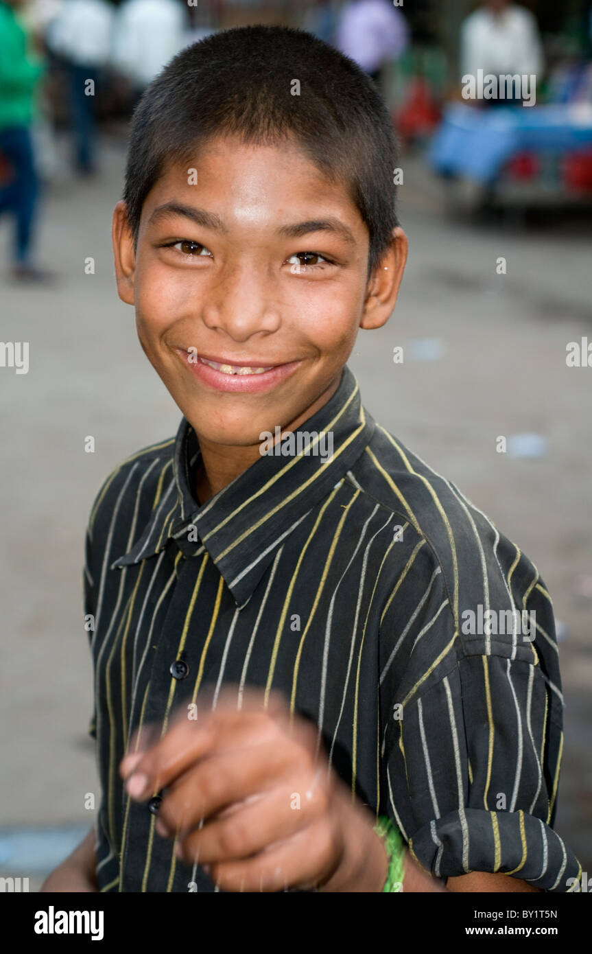 A young boy at a market in Bhopal in India Stock Photo - Alamy