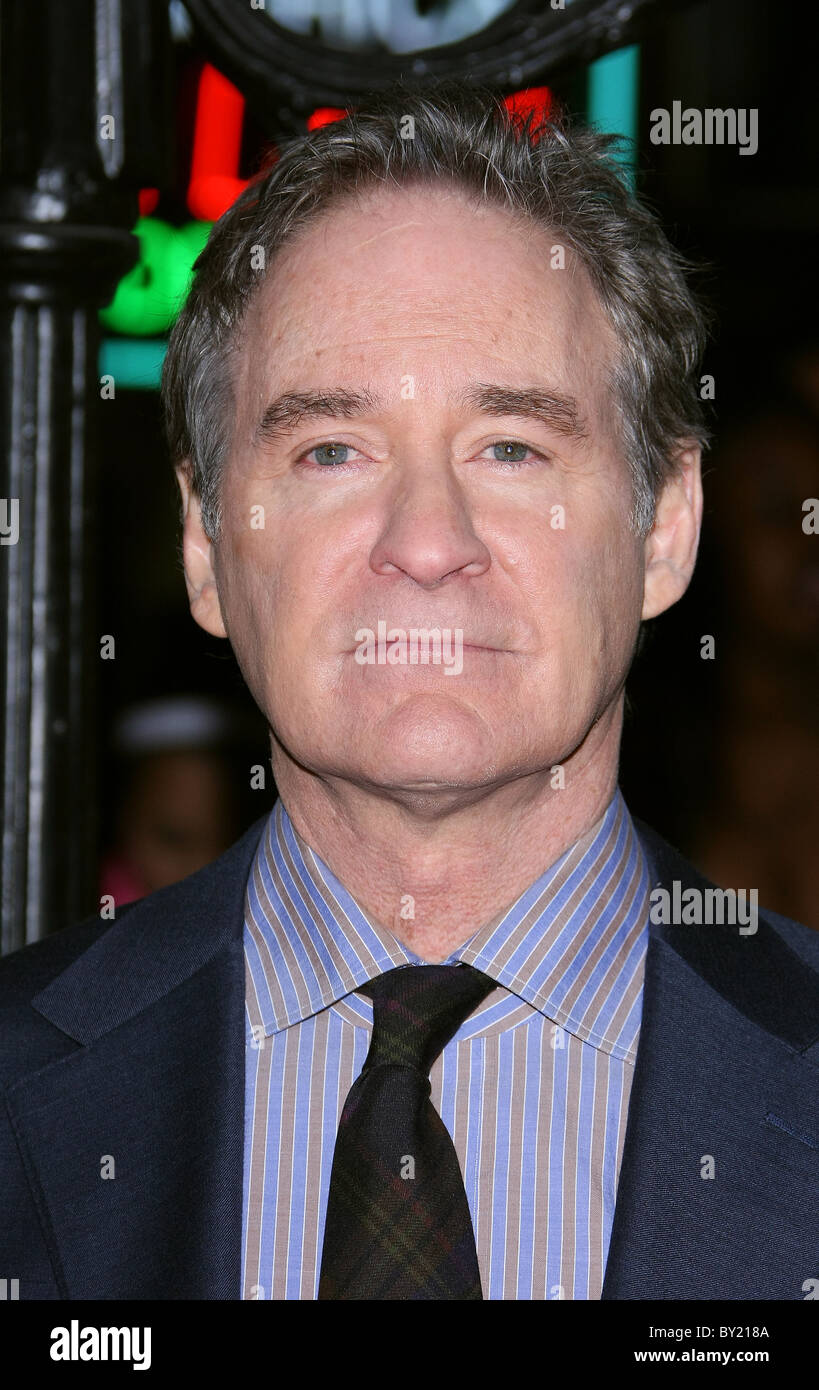 KEVIN KLINE NO STRINGS ATTACHED LOS ANGELES PREMIERE LOS ANGELES