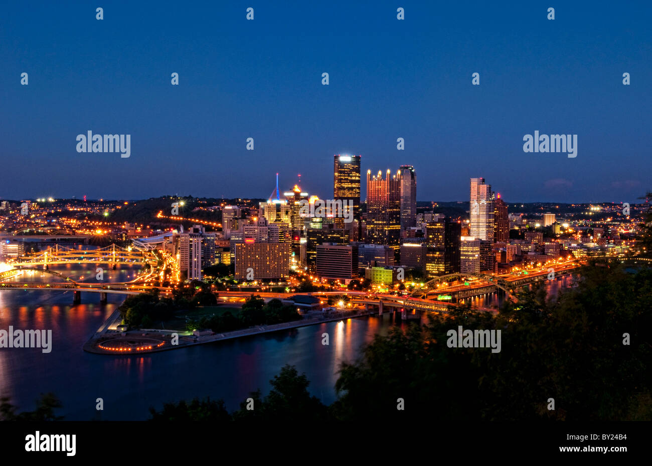 3,085 Pittsburgh Skyline Images, Stock Photos, 3D objects, & Vectors