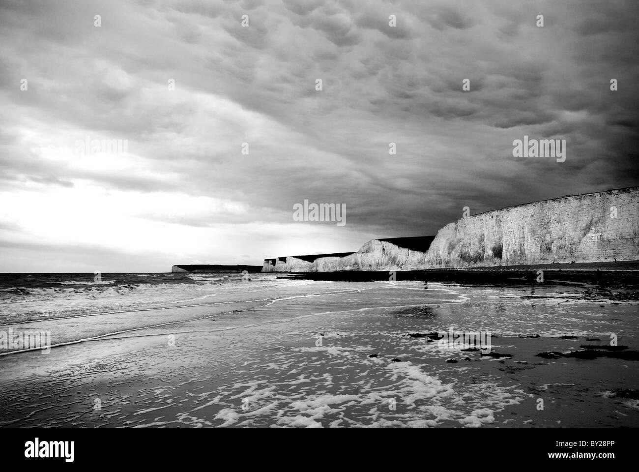 Edge cliffs birling gap Black and White Stock Photos & Images - Alamy