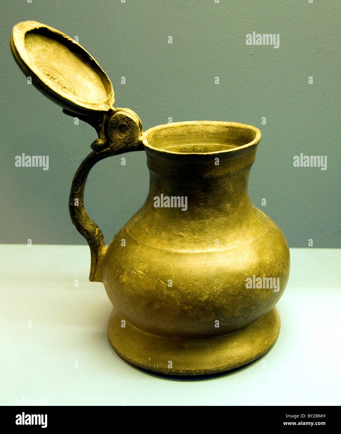 Medieval Pottery Stock Photos & Medieval Pottery Stock Images Alamy