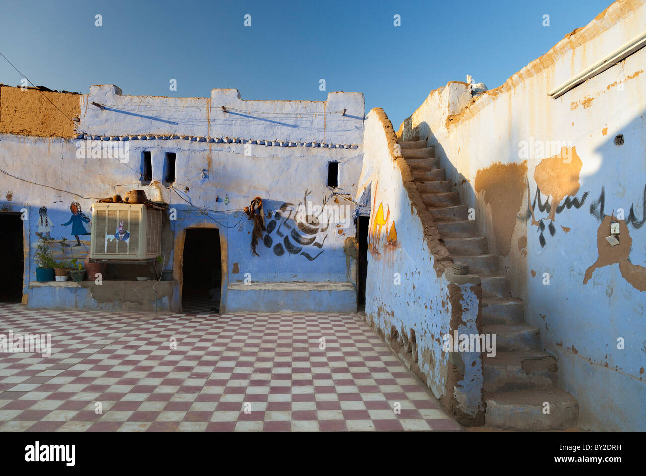 Decorated houses in Nubian Village outside Aswan, Egypt Stock Photo