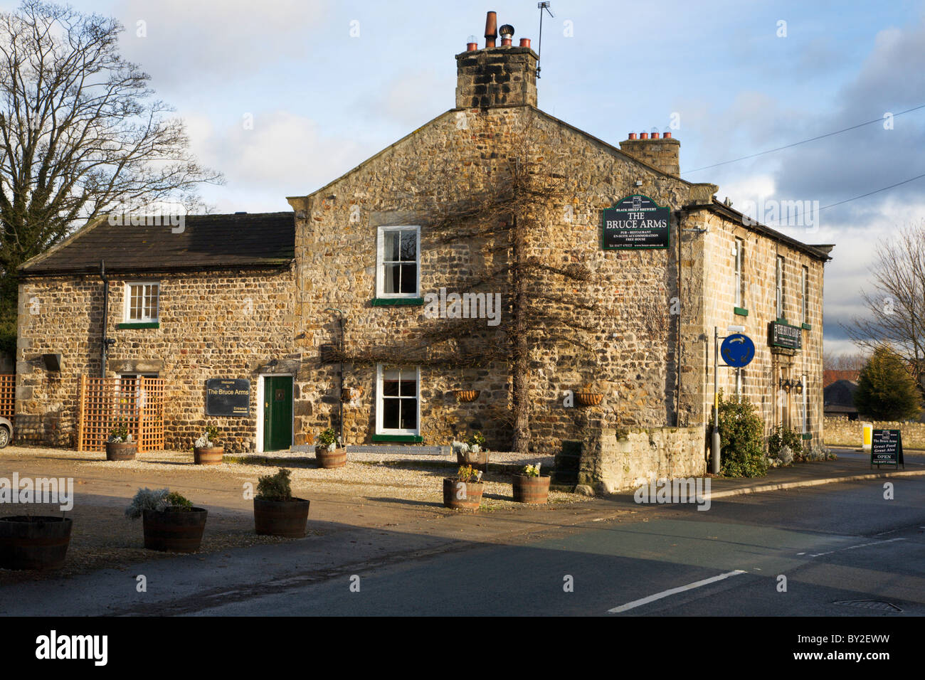 The Bruce Arms West Tanfield North Yorkshire England Stock Photo Alamy