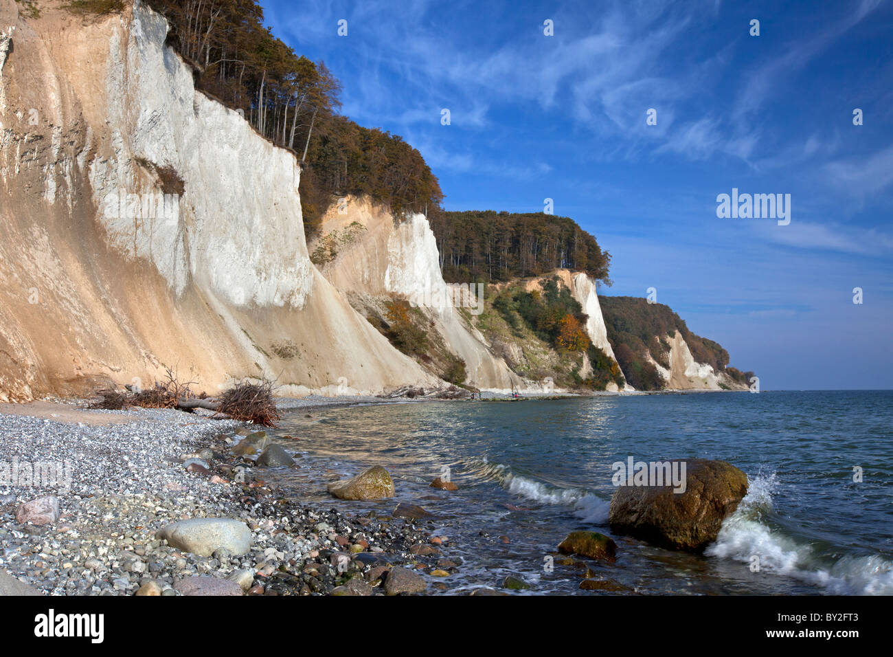 Chalk cliffs and beach in Jasmund National Park on Rugen / Rügen Island on  the Baltic Sea, Germany Stock Photo - Alamy