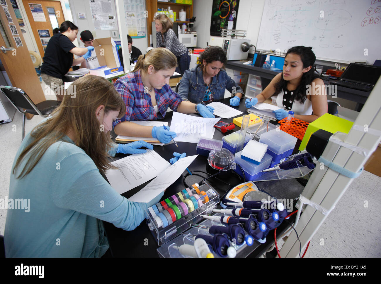 Science lab hires stock photography and images Alamy