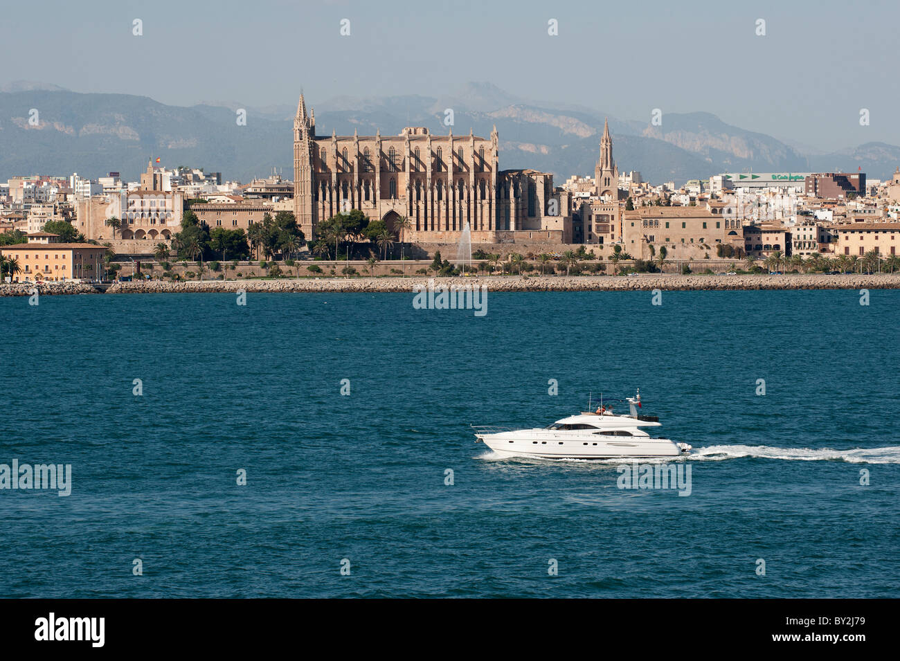 mallorca yacht harbour