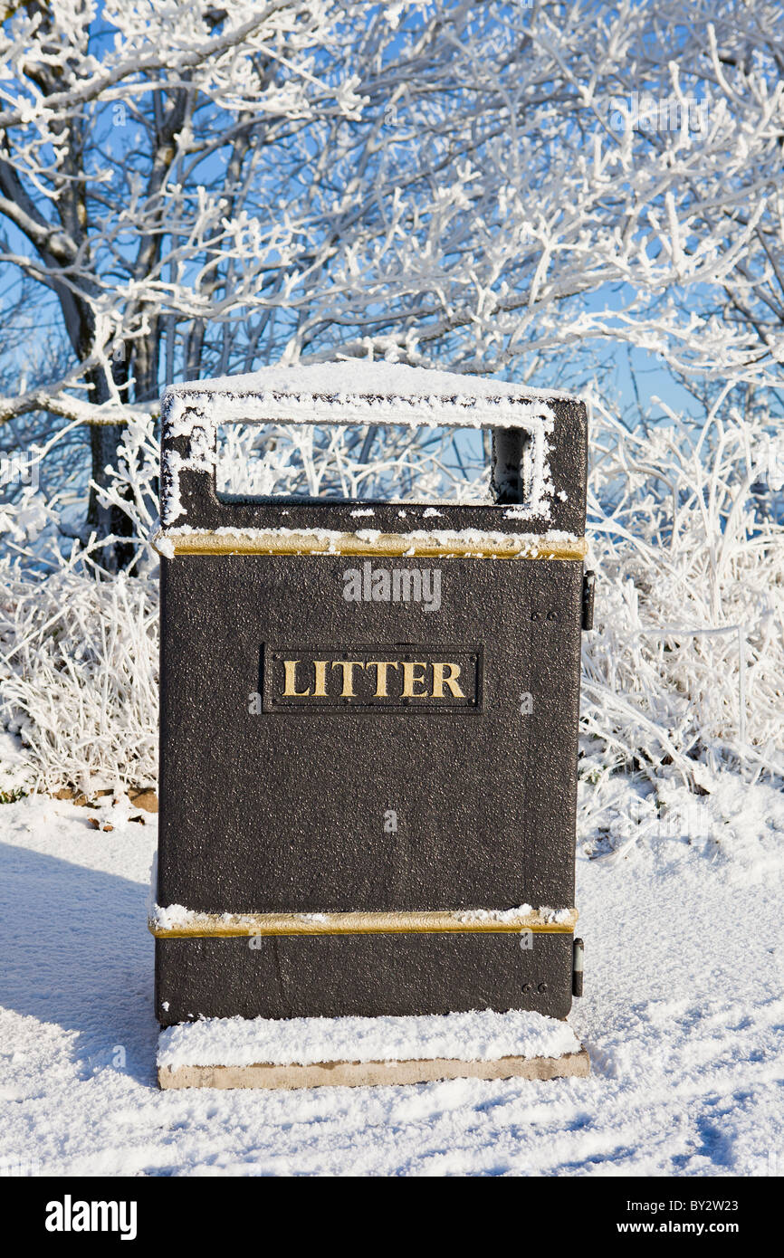 Ice litter hires stock photography and images Alamy