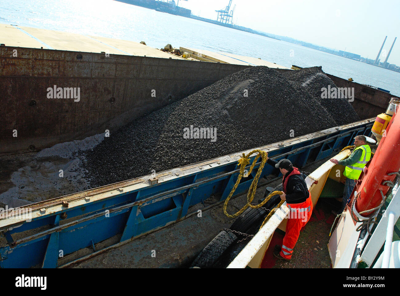 Man loading freight hi-res stock photography and images - Alamy