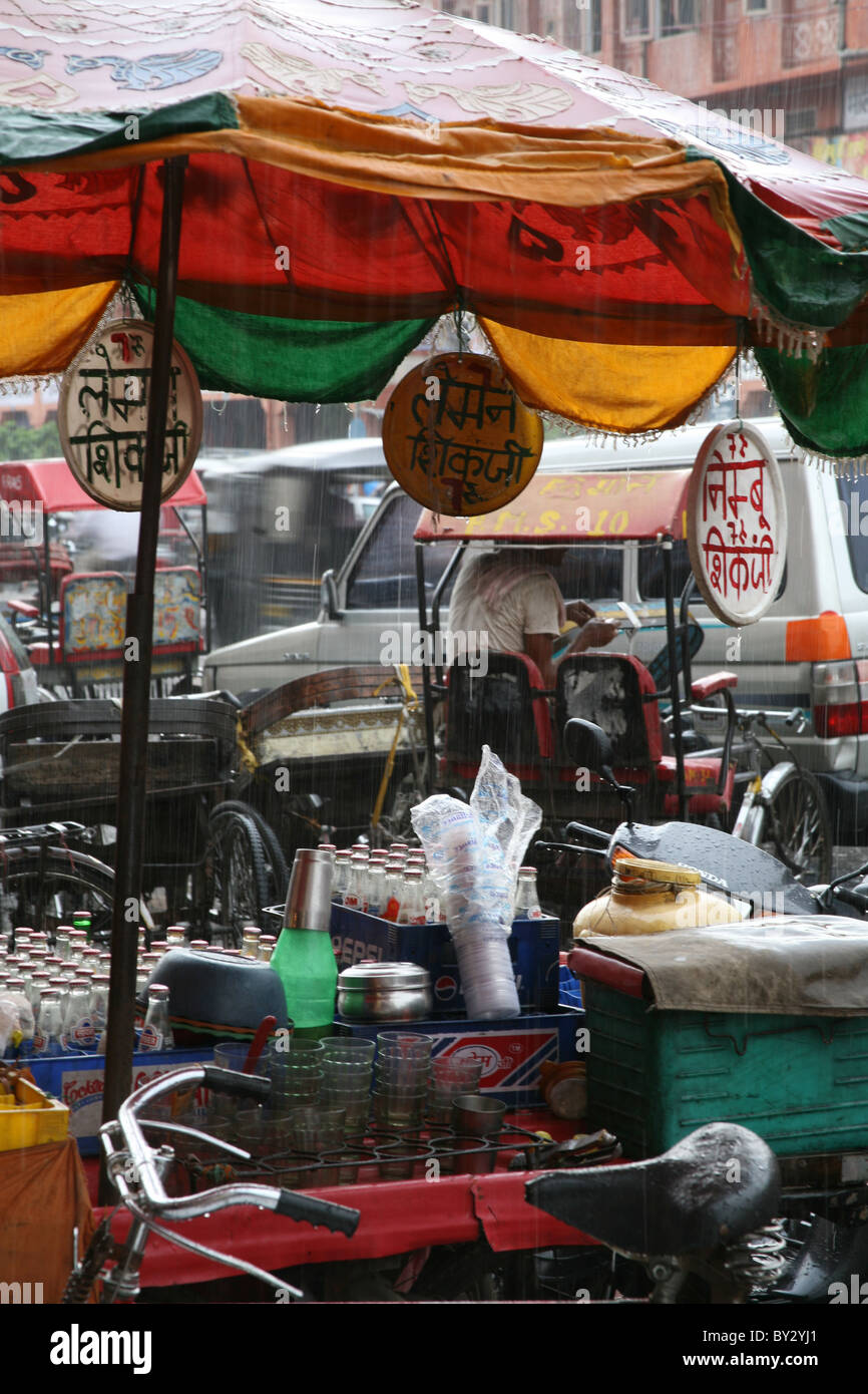 Monsoon street scene, Jaipur, Rajasthan, India Stock Photo