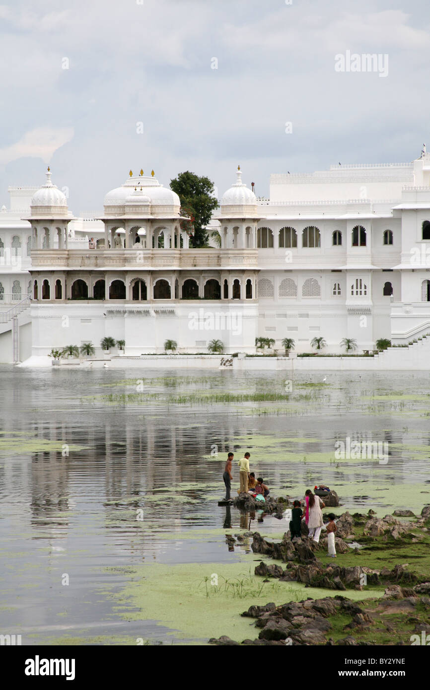 View from Hanuman Ghat to the Lake Palace on Pichola Lake, Udaipur, Rajasthan Stock Photo