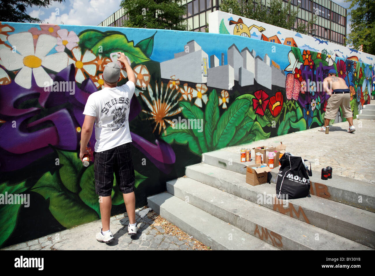 A Graffiti Artist High Resolution Stock Photography And Images Alamy