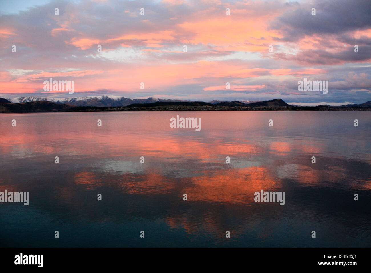 Sunset, Lake Wanaka, South Island, New Zealand Stock Photo - Alamy