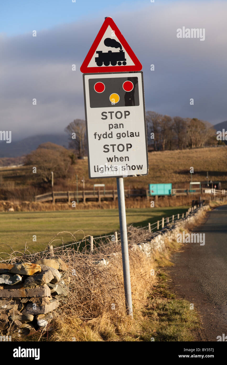 Level Crossing Uk Road Sign High Resolution Stock Photography And Images Alamy Level Crossing Uk Road Sign High Resolution Stock Photography And Images Alamy
