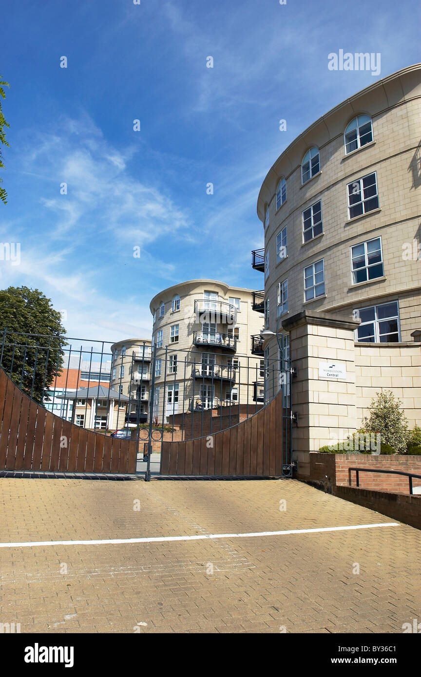 Gated Community Uk Stock Photos & Gated Community Uk Stock Images - Alamy