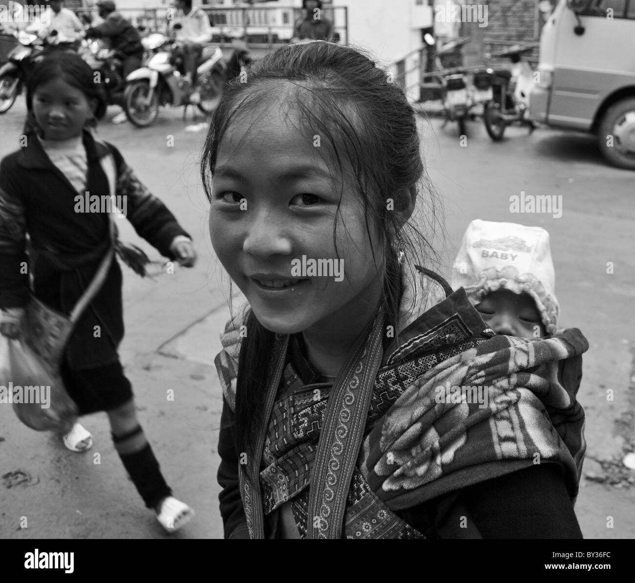 Black Dao children in Sapa, Vietnam Stock Photo