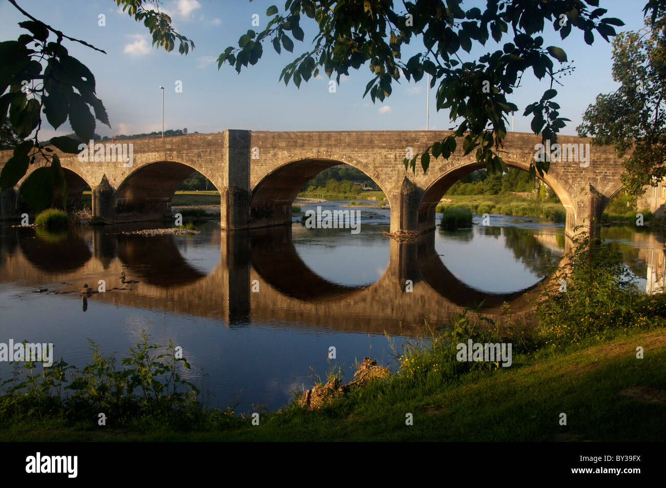 Stone arched bridge over River Wye at Builth Wells (LlanfairymMuallt