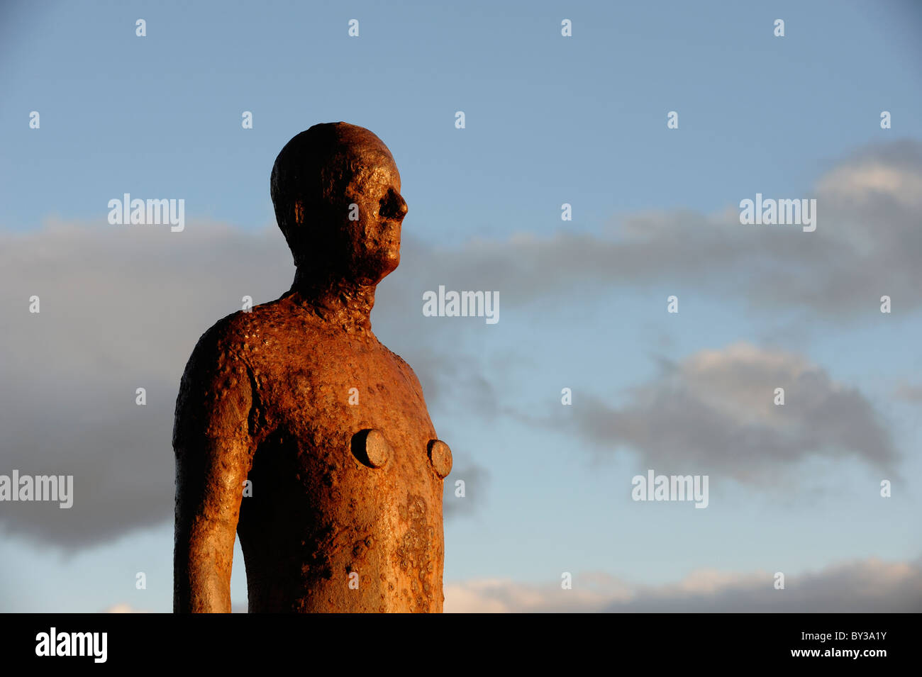Antony Gormley statues on Crosby beach Stock Photo Alamy