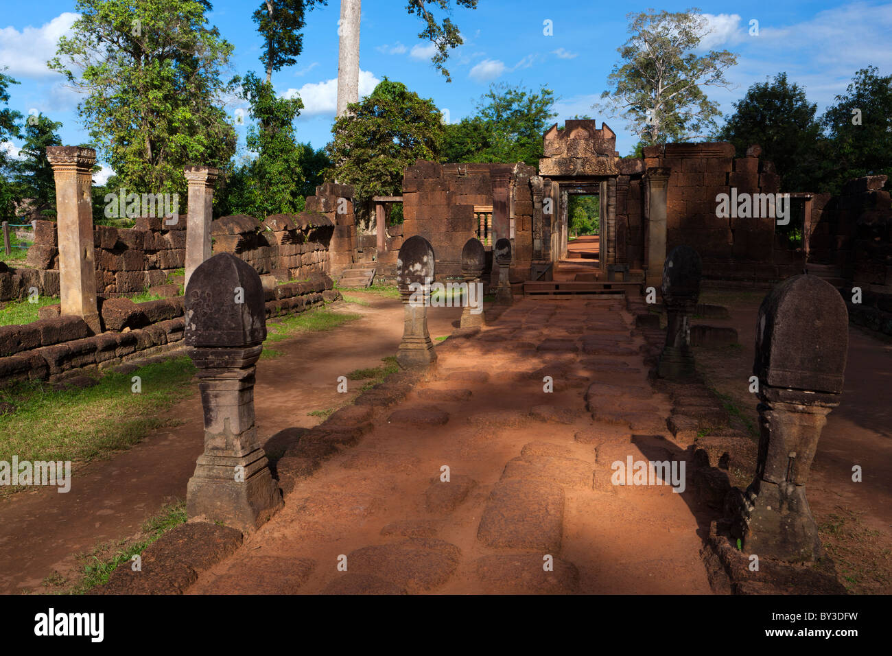 Ruins of temple, Banteay Srei Temple, Long Gallery. Banteay Srei, Angkor, Cambodia Stock Photo