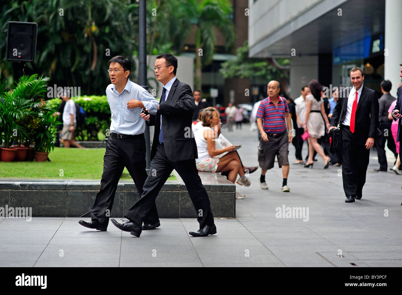 Business People Hurrying Raffles Place Singapore Stock Photo
