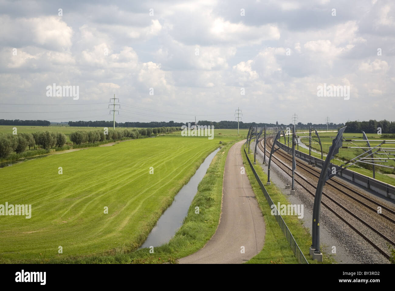 Roads in a Dutch polder, Hardinxveld-Giessendam, Zuid-Holland (South-Holland), Netherlands Stock Photo