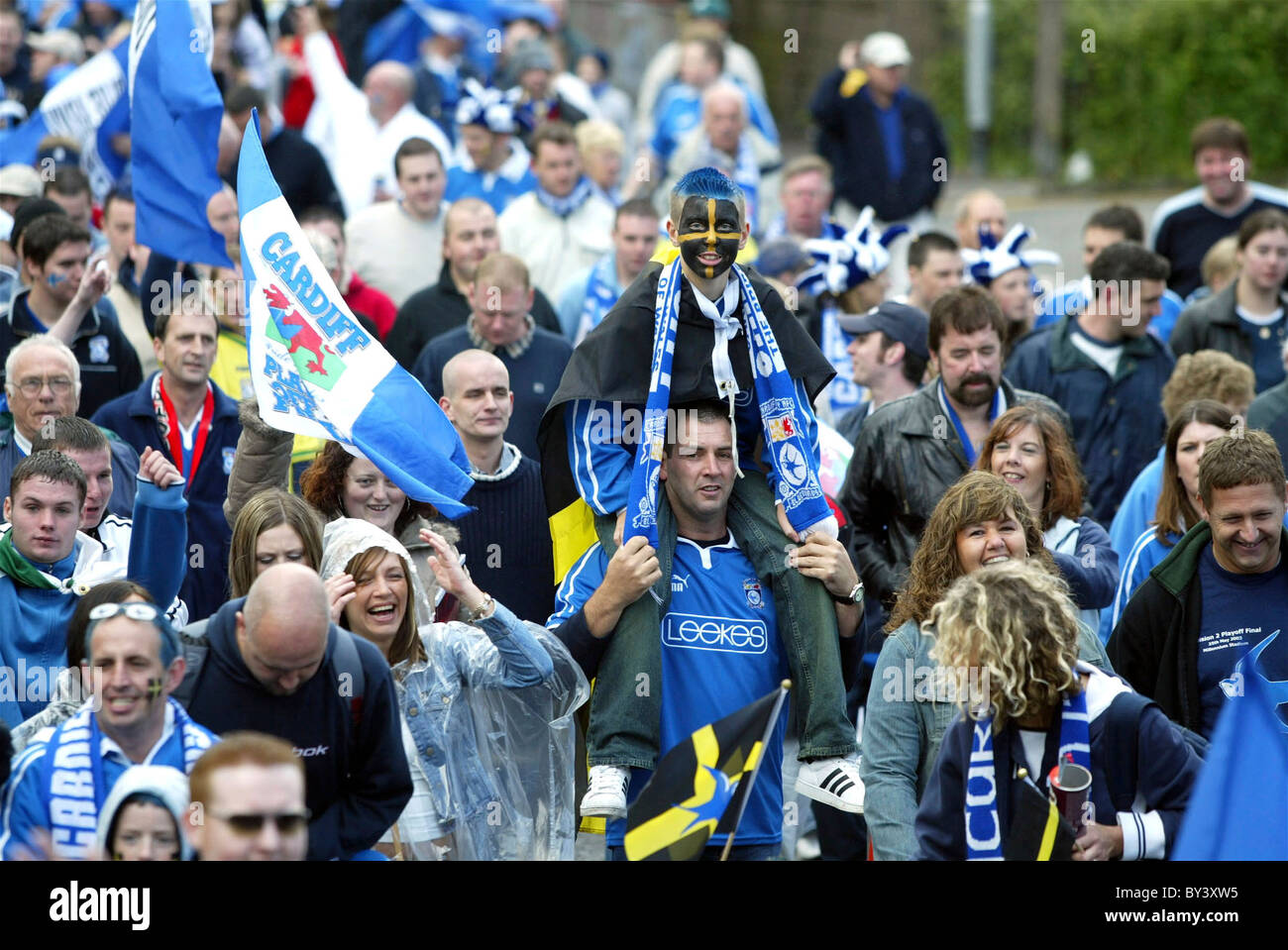 Cardiff City fans are excited as there is a chance of the team being  promoted - InterCardiff