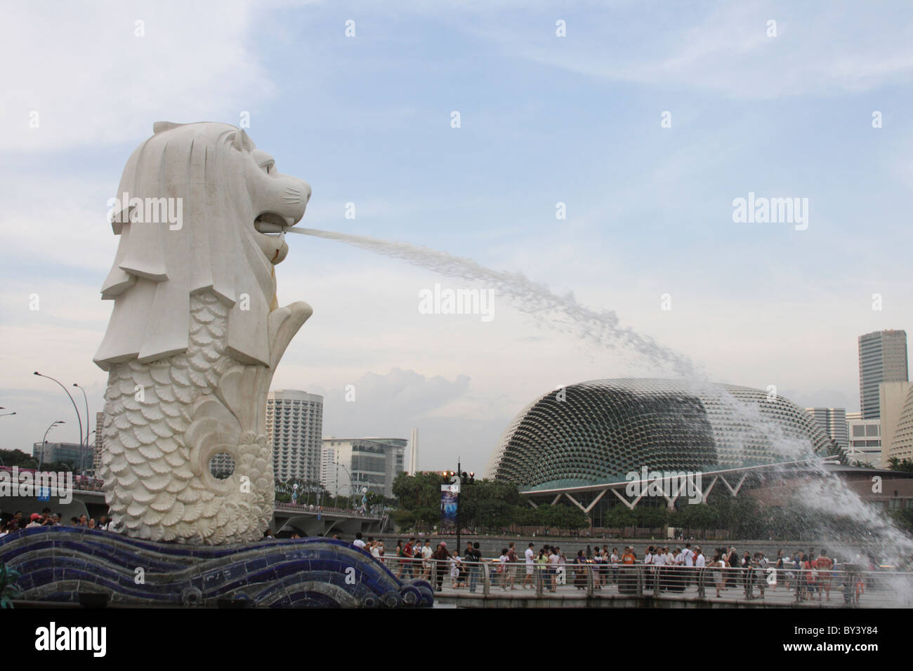 Lion head statue singapore hires stock photography and images Alamy