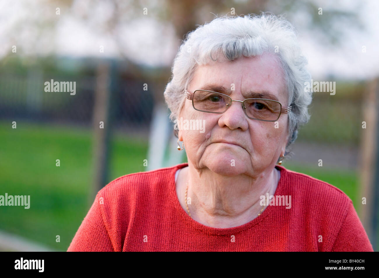 Portrait woman outdoors hi-res stock photography and images - Alamy