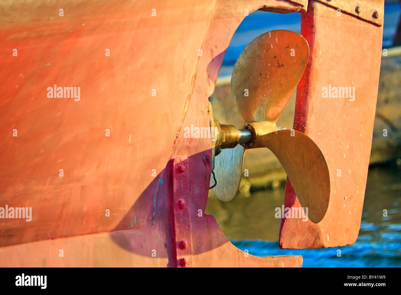 Propeller damage hires stock photography and images Alamy