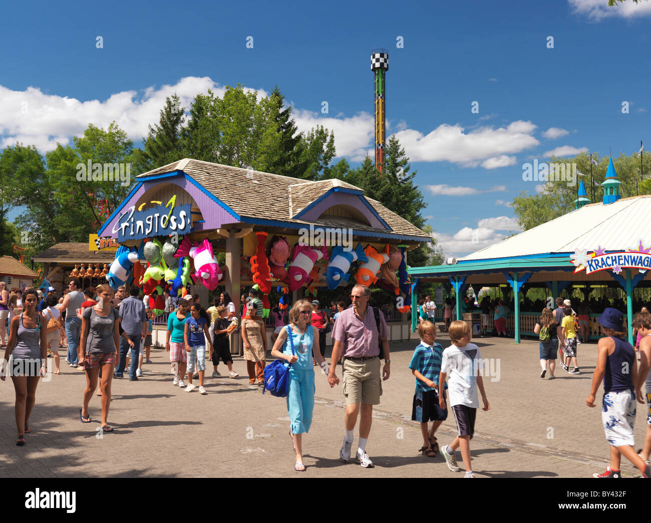 People at Canada's Wonderland amusement park. Vaughan, Ontario, Canada Stock Photo Alamy People at Canada's Wonderland amusement park. Vaughan, Ontario, Canada Stock Photo Alamy