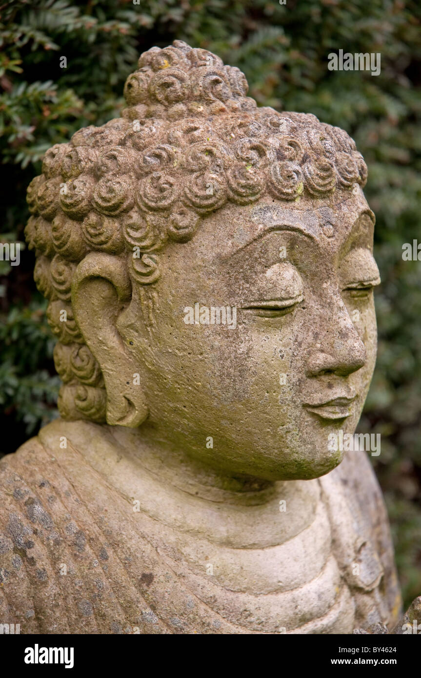Precast buddha statue hires stock photography and images Alamy