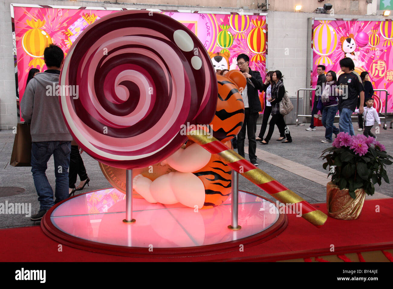Chinese new year of the tiger 2010 , shops selling decorations , Hong Kong , China Stock Photo