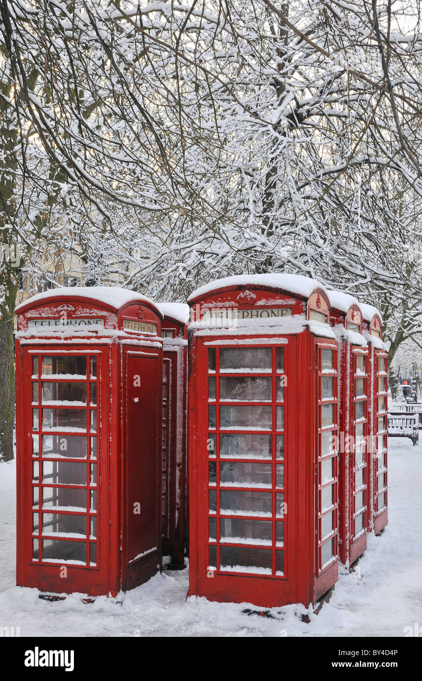 Red phonebox snow hires stock photography and images Alamy