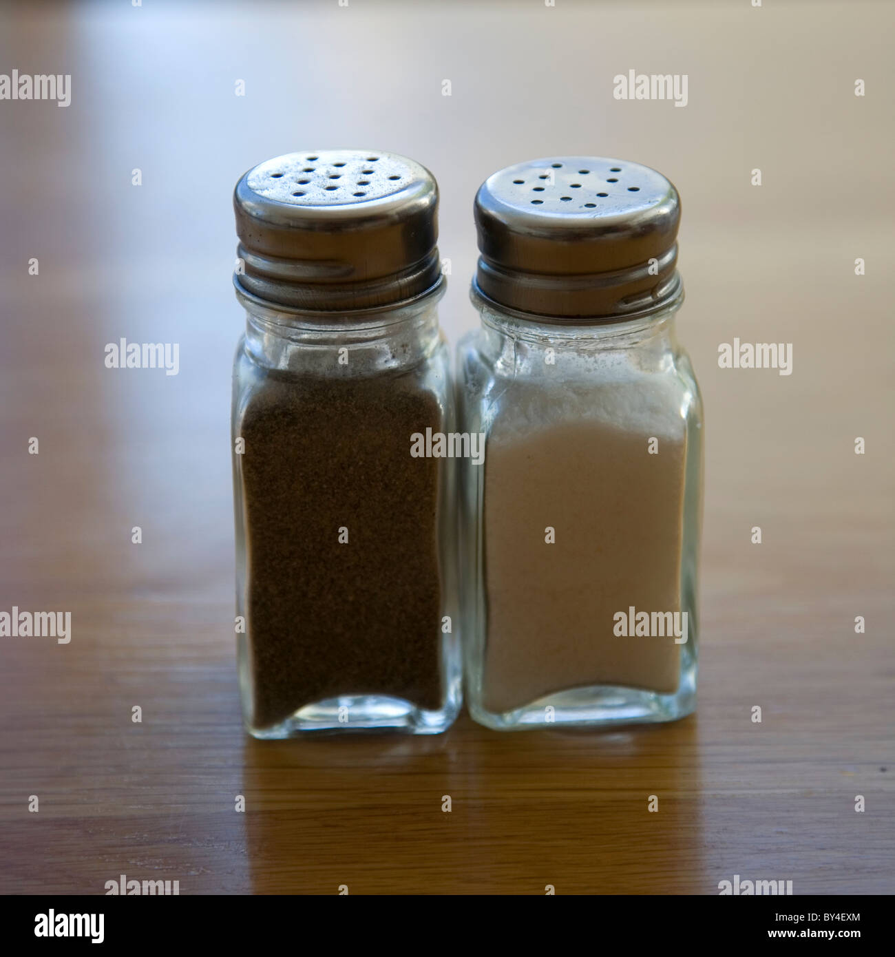 Salt and pepper pots hires stock photography and images Alamy