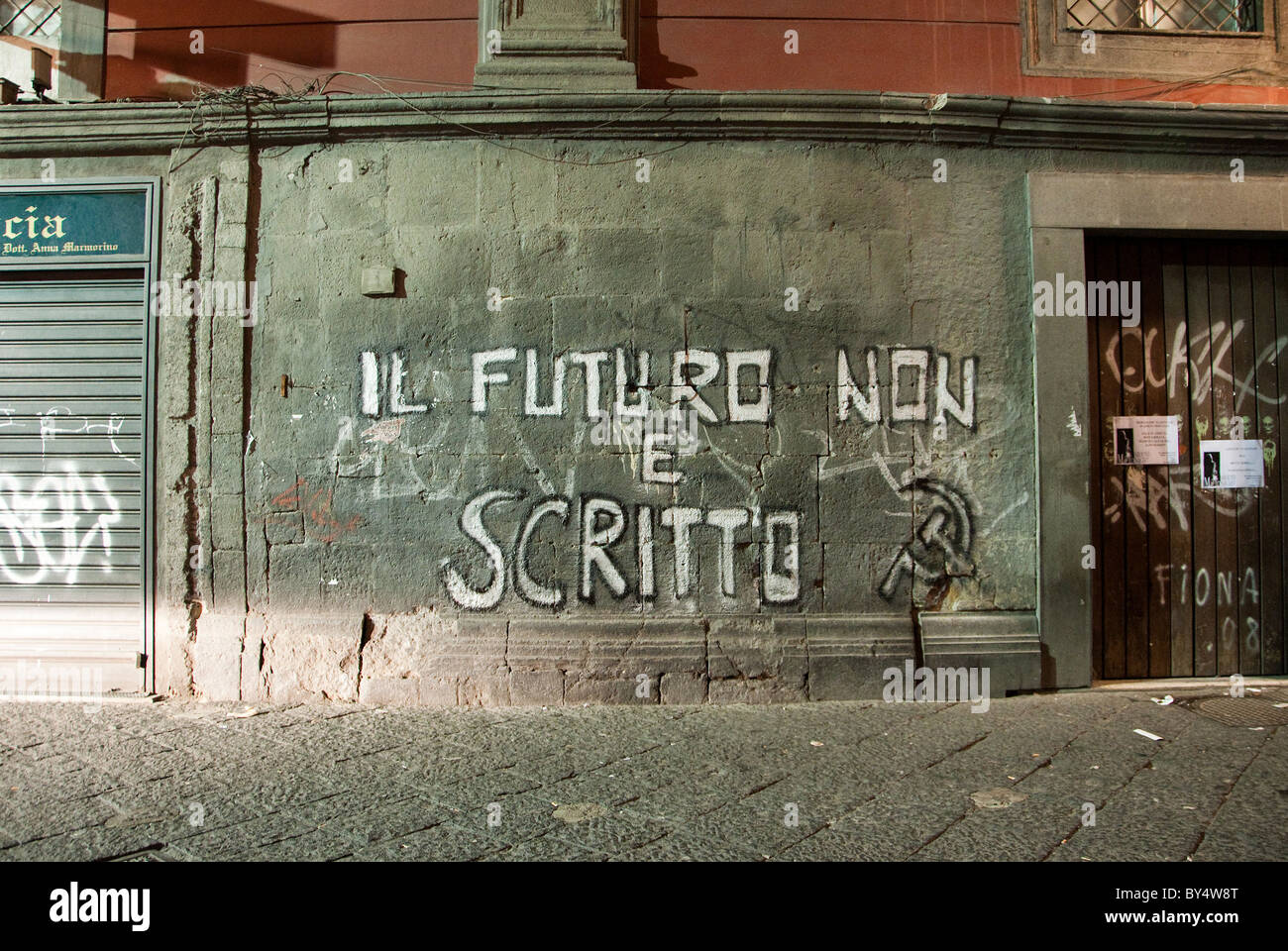 Street art and Graffiti in Naples, Italy with the words: Il Futuro non e Scritto (the future is not written) Stock Photo