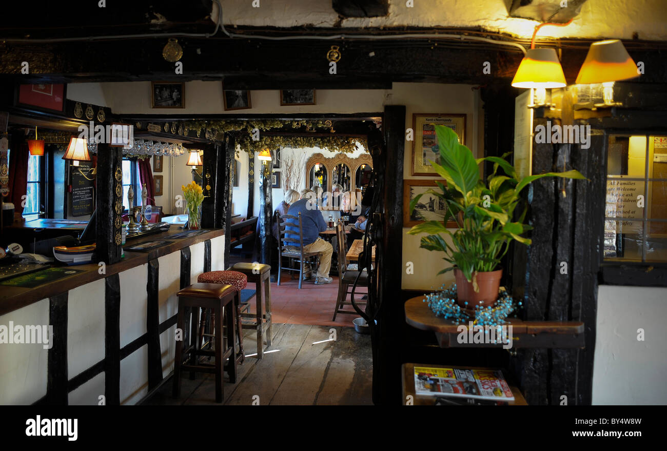 The Spotted Dog Pub High Resolution Stock Photography and Images Alamy