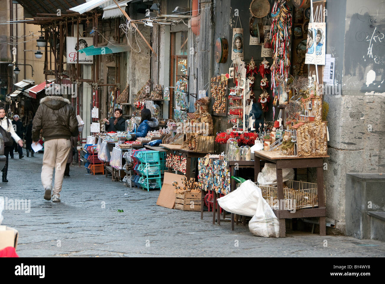 Street food napoli hi-res stock photography and images - Alamy