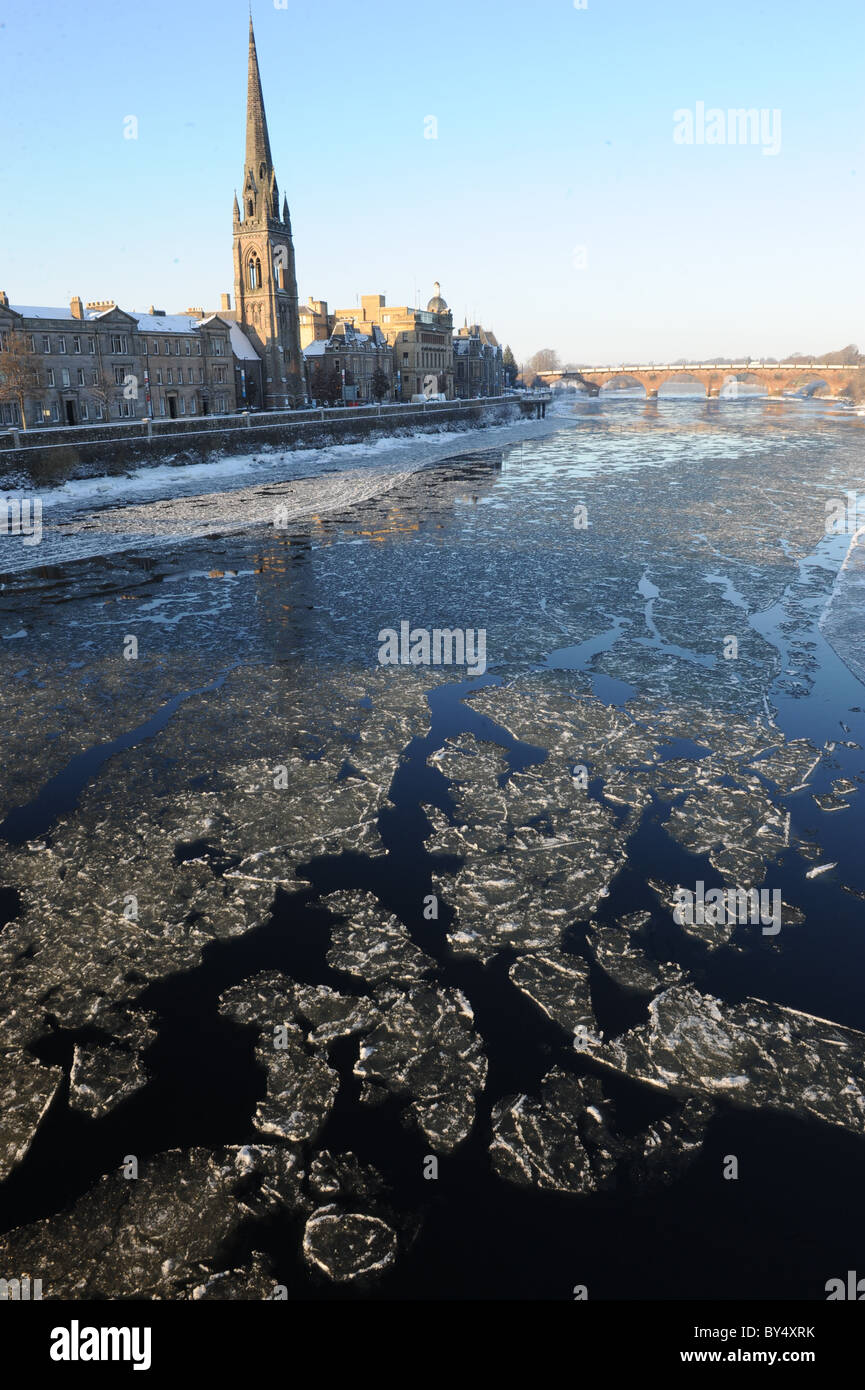 Ice floating in the River Tay Stock Photo