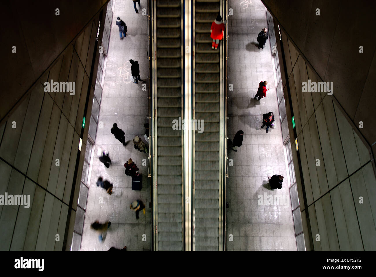 Commuting scene hi-res stock photography and images - Alamy