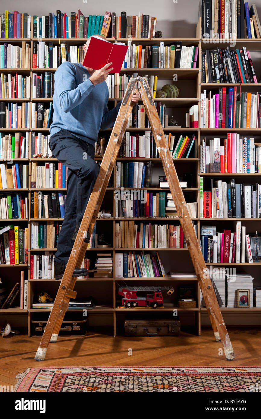 Library Ladder Reading High Resolution Stock Photography and Images Alamy