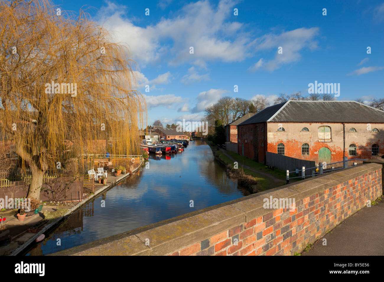 Shardlow Marina and warehouse from the road bridge over the "trent and