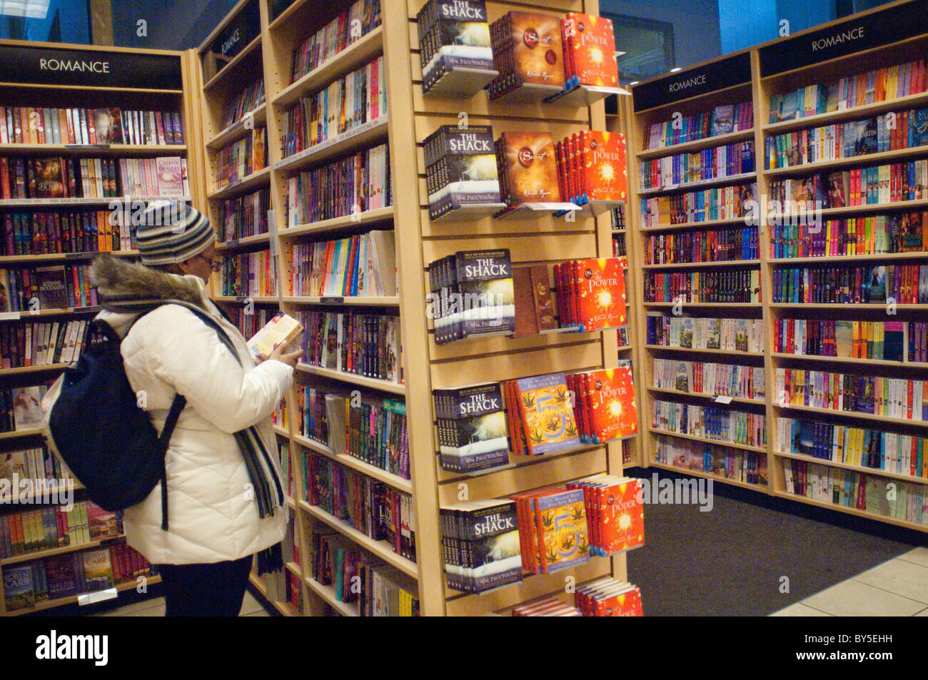Borders bookstore in Penn Plaza in New York Stock Photo Alamy