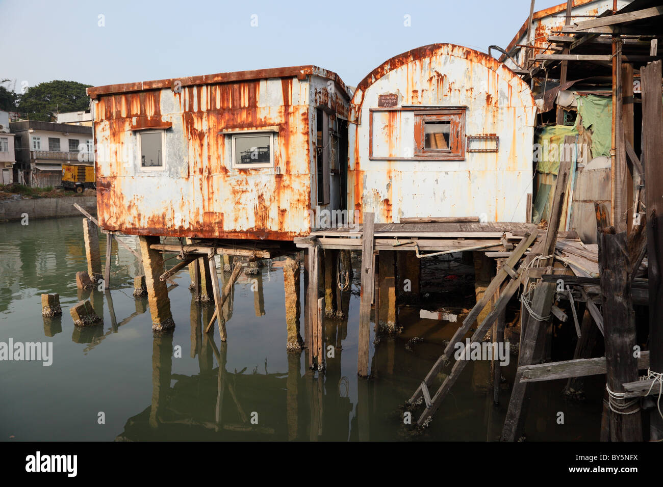 Rusty stilt houses in chinese fishing village Tai O, Hong Kong Stock Photo