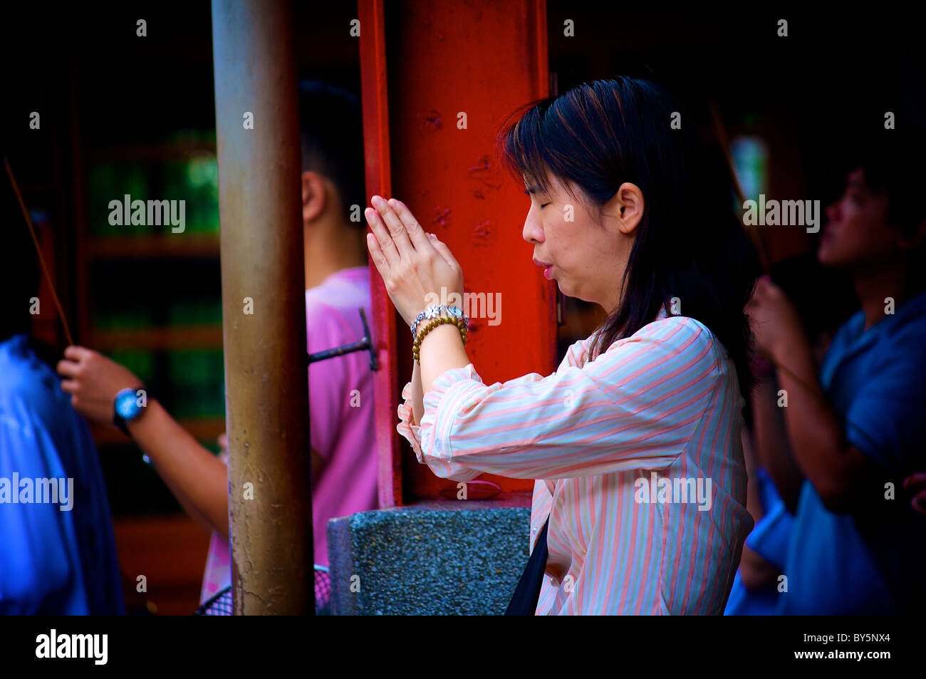 Chinese praying ritual hires stock photography and images Alamy