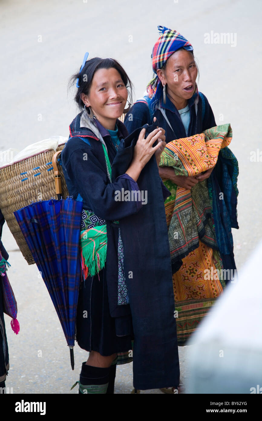 black hmong ethnic women. Sapa, Lao Cai province, Vietnam. Stock Photo