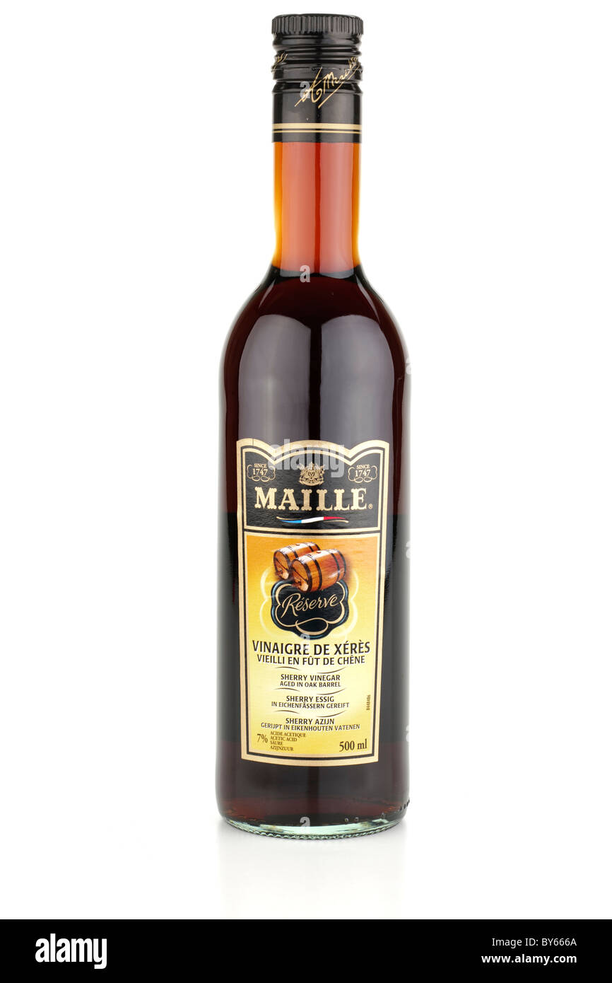 500 ml Bottle of Maille 7 acetic acid oak barrel aged Reserve Vinaigre
